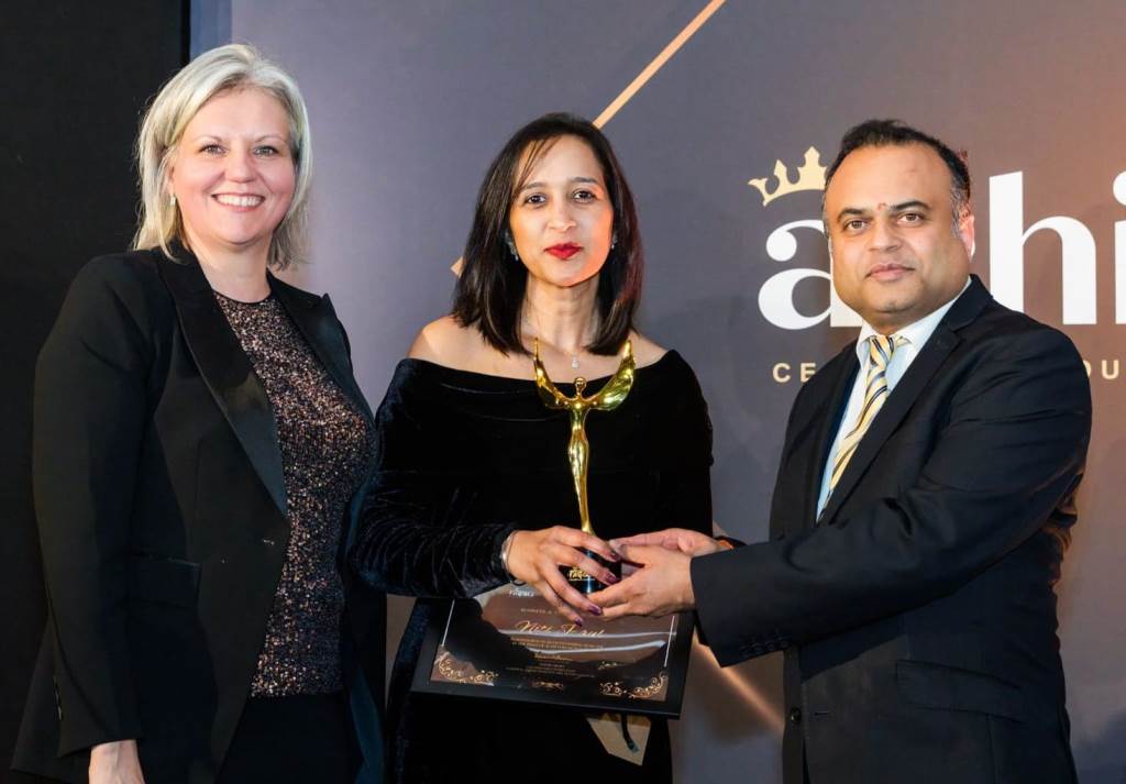 Mahilpurs Niti Pal Honored with International Business Award in London